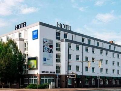 Отель Tryp By Wyndham Bremen Airport Экстерьер фото