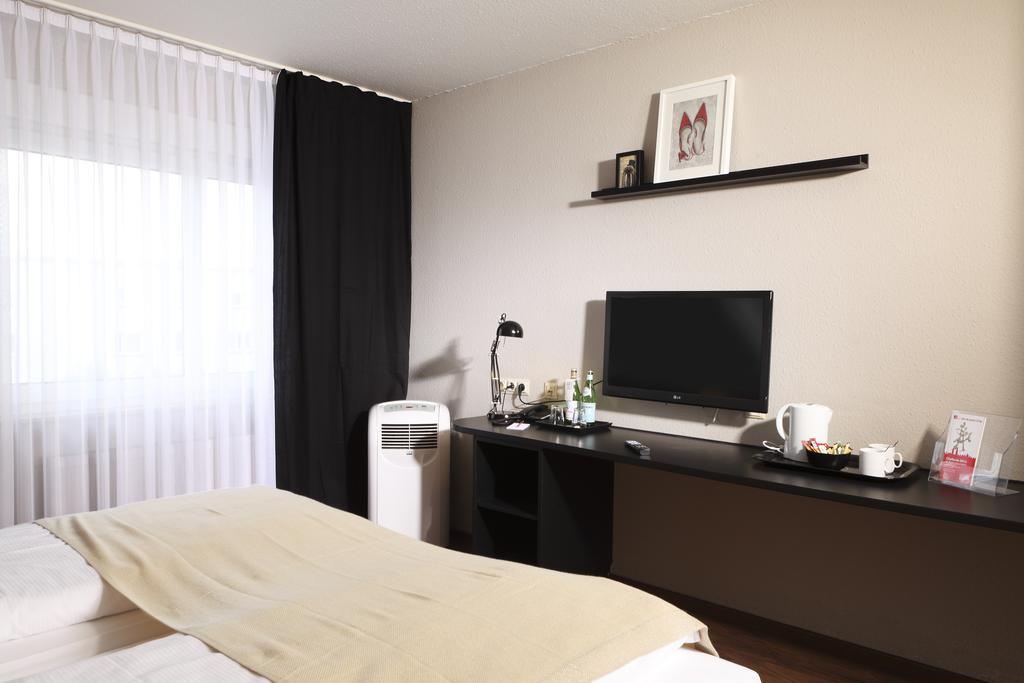 Отель Tryp By Wyndham Bremen Airport Номер фото