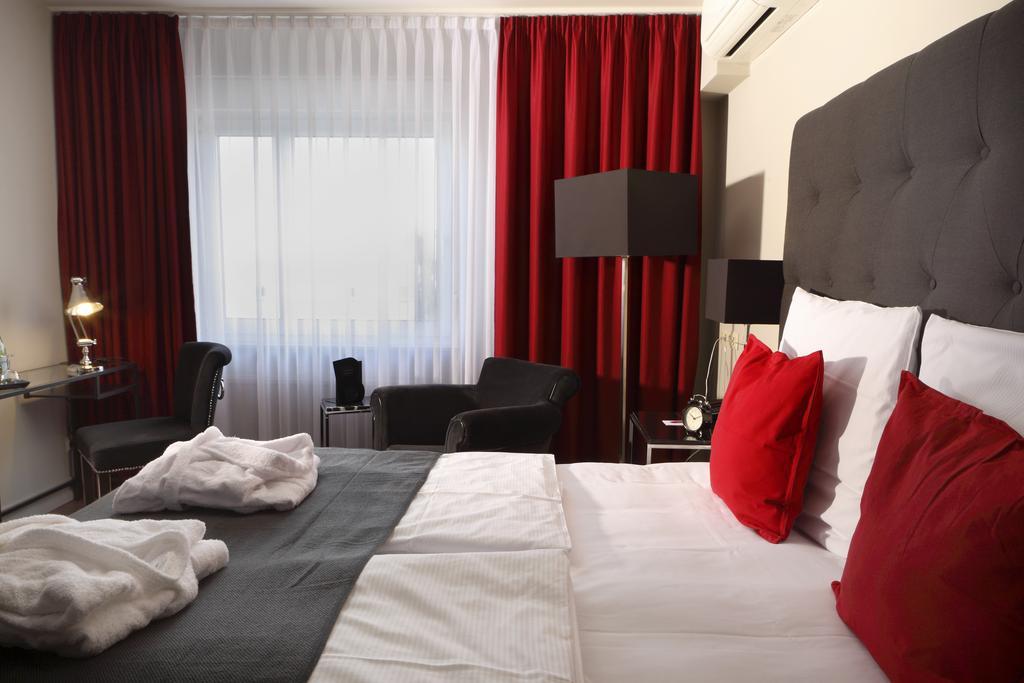 Отель Tryp By Wyndham Bremen Airport Номер фото